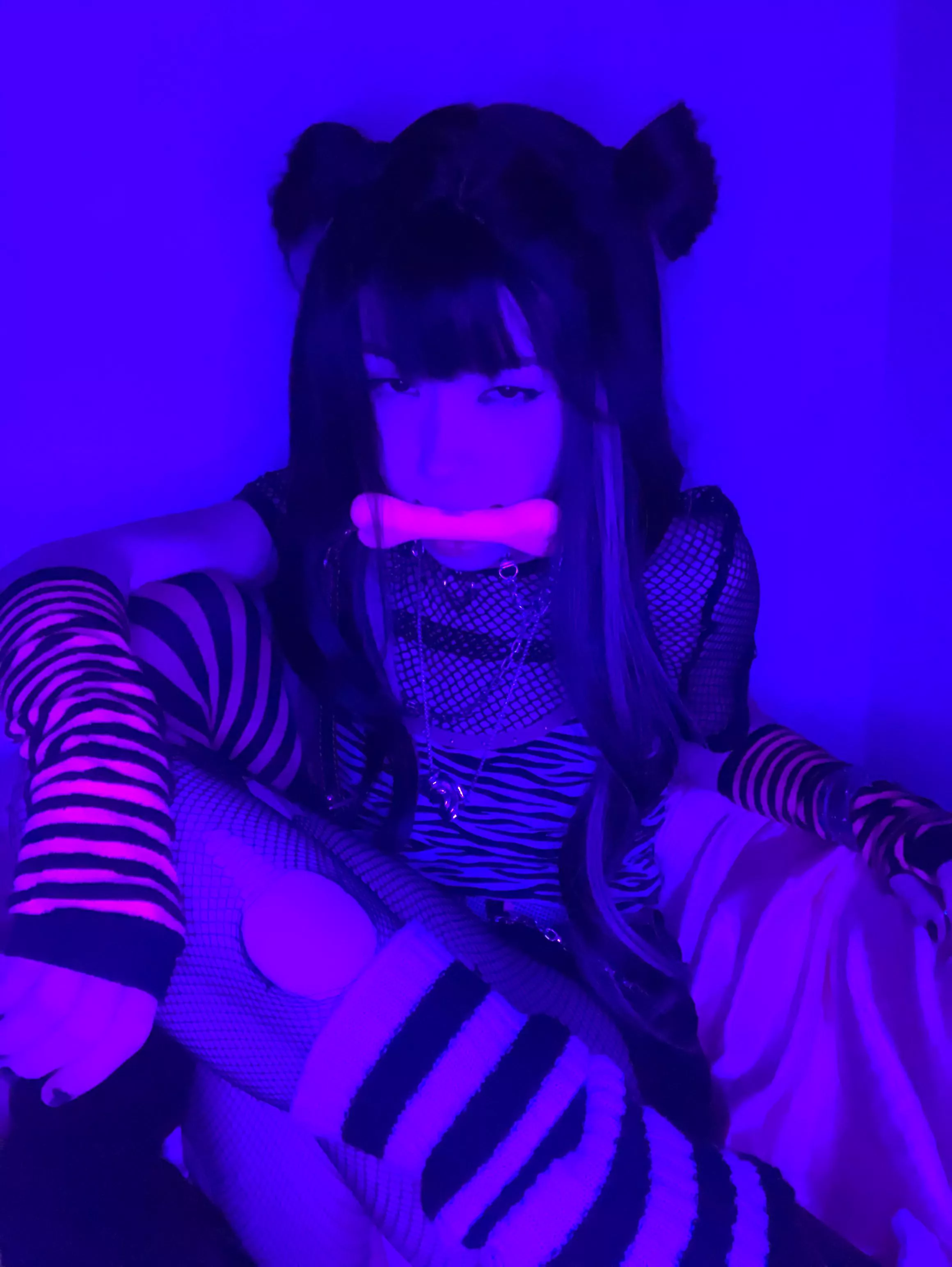 I won’t bite… hard 😈