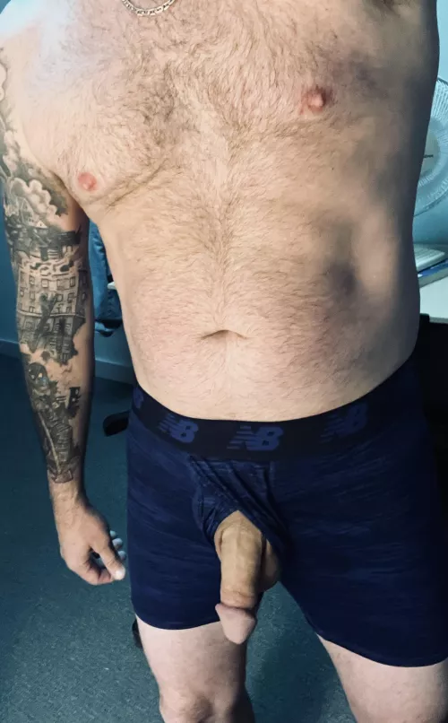 It just doesn’t wanna stay in my underwear lately 🤔