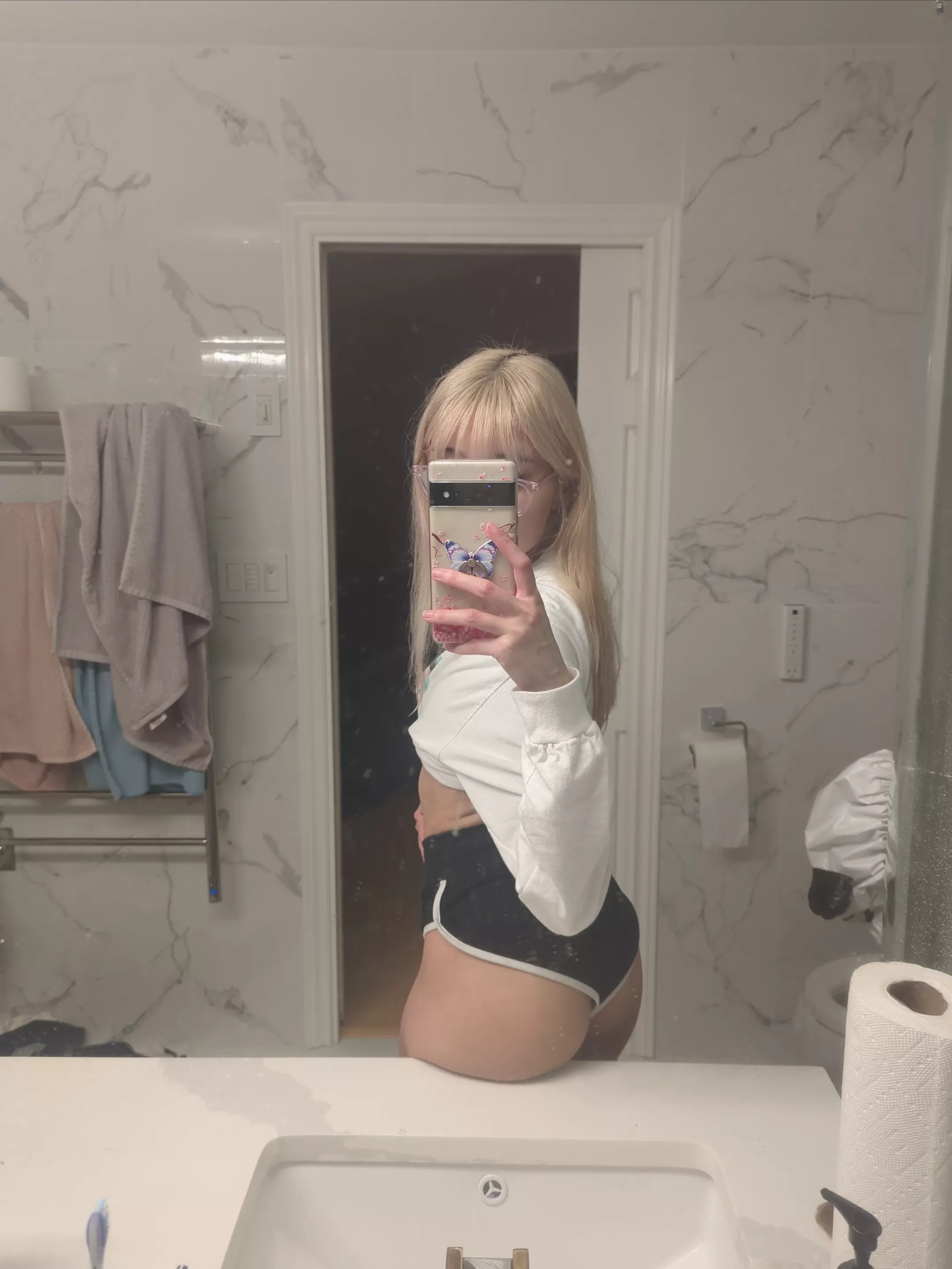 It loves slaps and taps!!