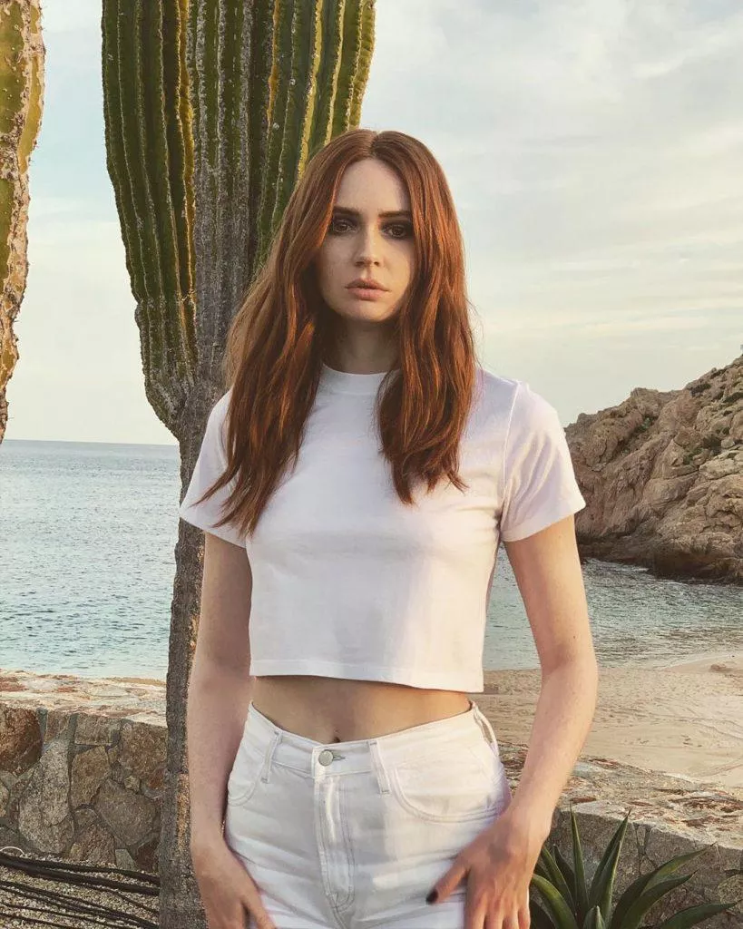 Karen Gillian needs more love on here