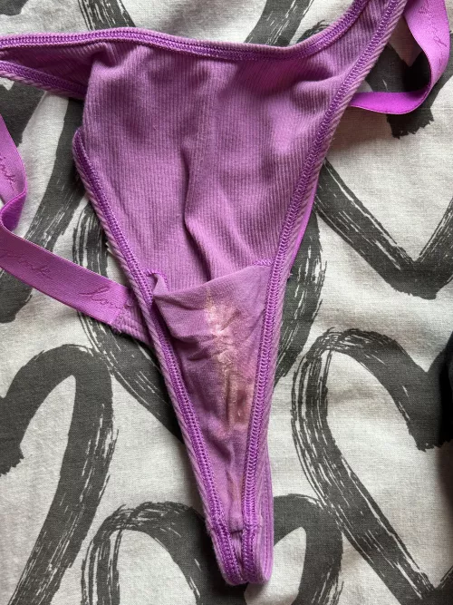 Let’s get $30 dollar Thursday started! This yummy pair is ready to go 😘💦 Cum give me a taste! [selling]