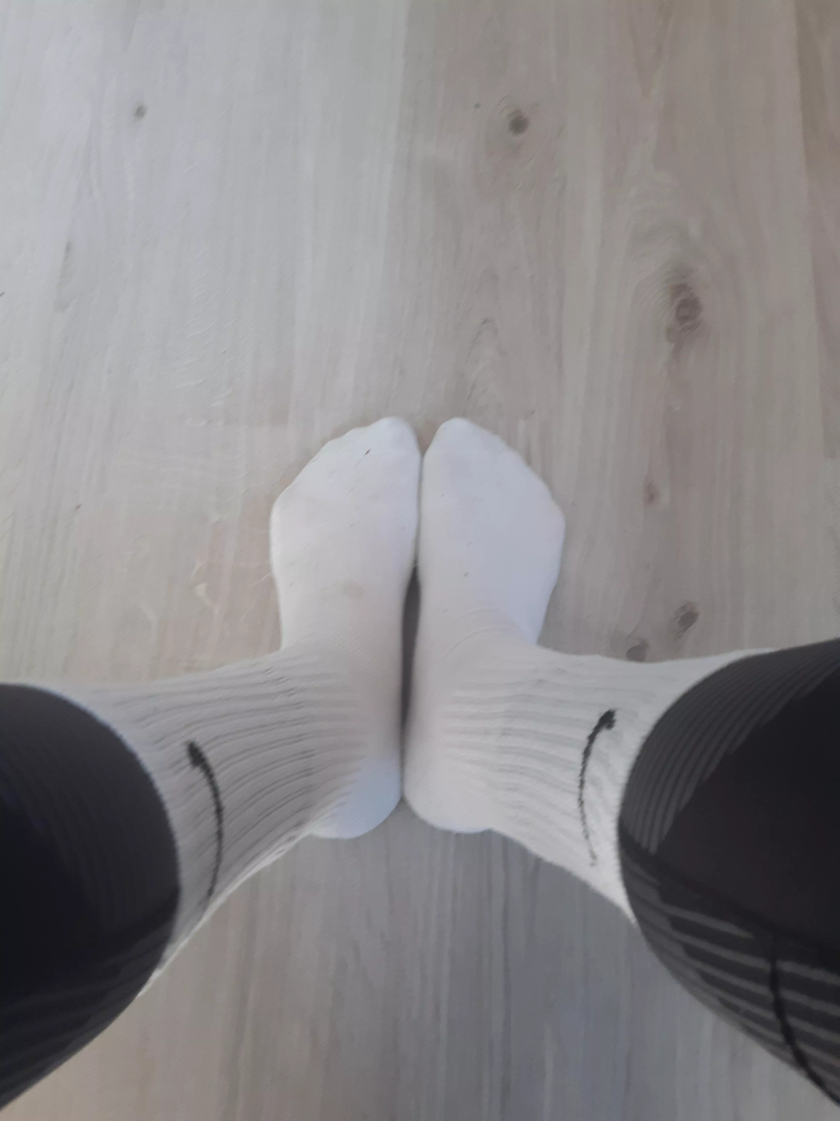 My feet are sweaty after the gym, would you rub them for me?