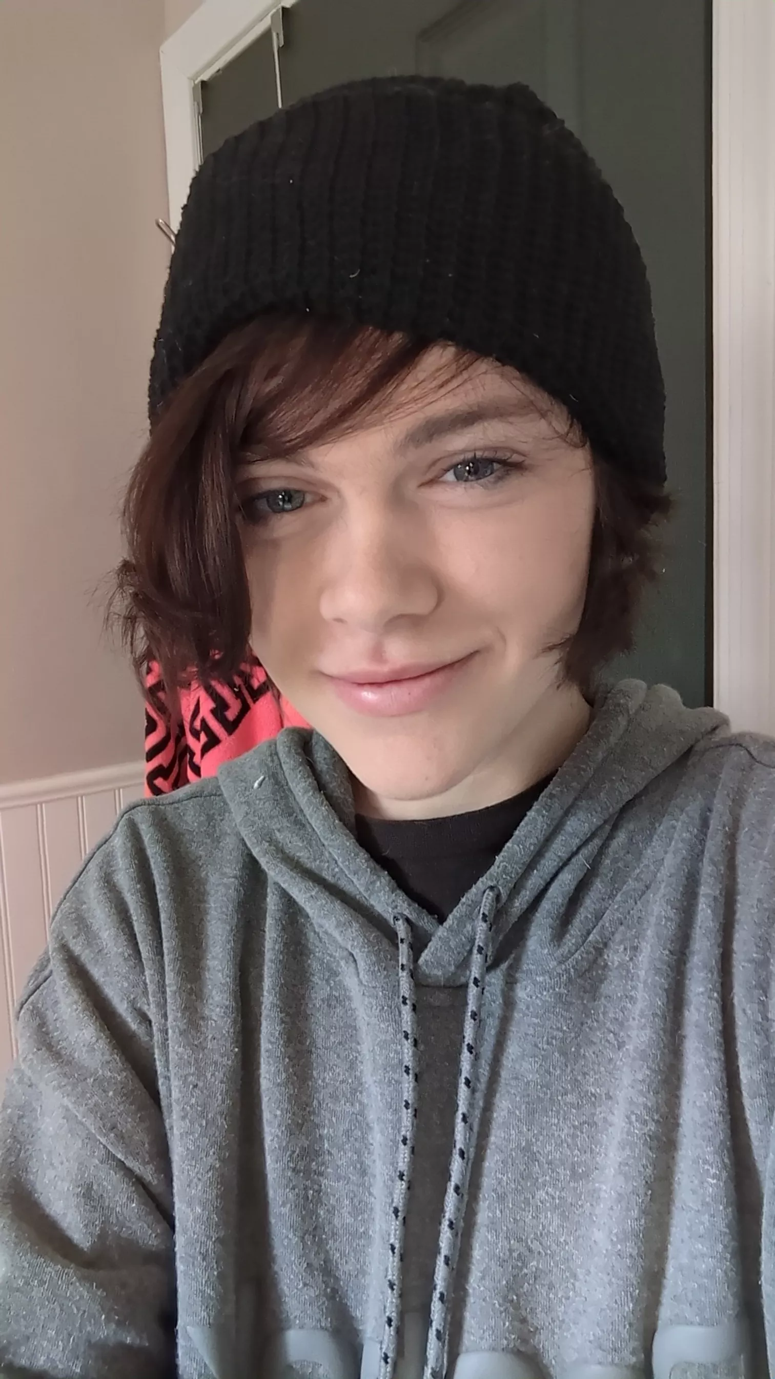 Non-binary femboy here, hi :)