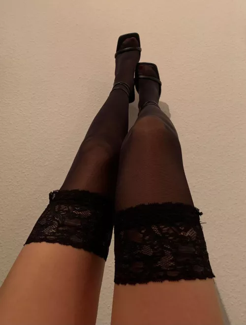 Only like this if you’d let me to everything with my heels🫦