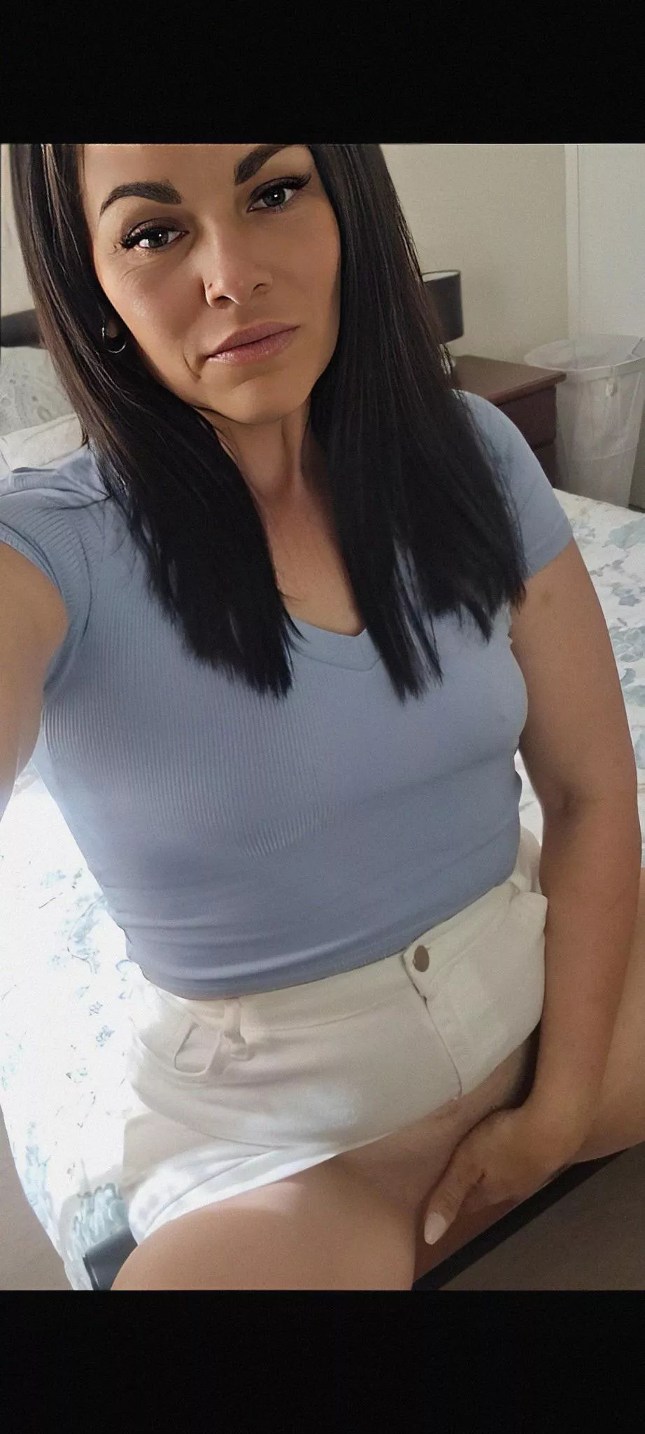 Say hi and put a smile on my pussy! 😇😈