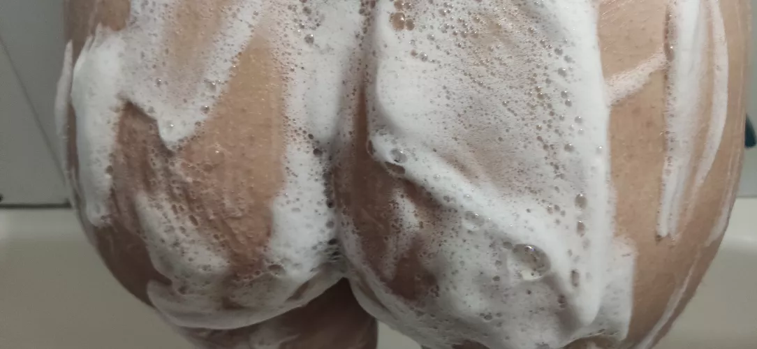 So many foam there... Clean it with me