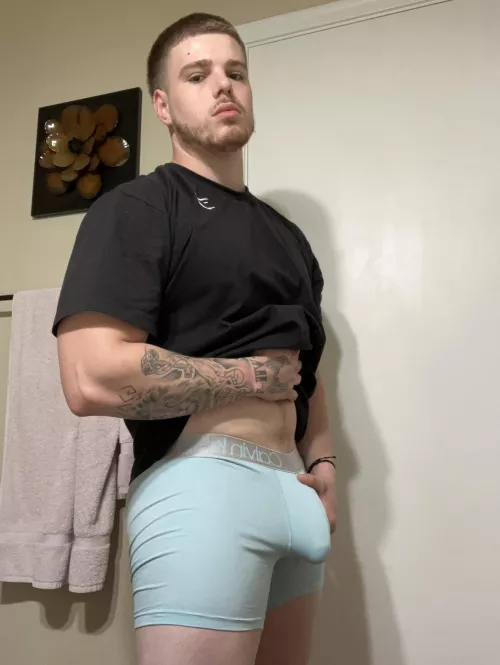 Would you get with a hung Italian?