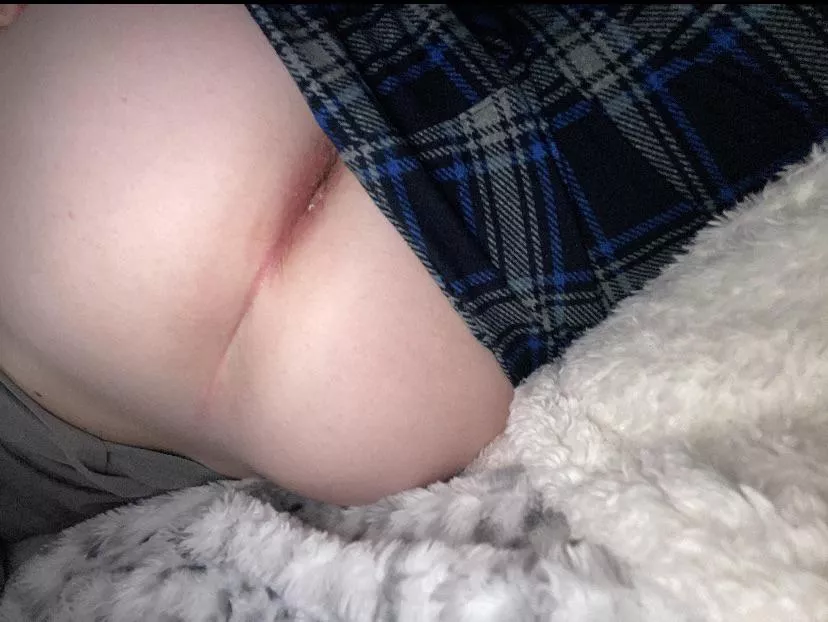 18 bottom for tops. no chubs and no bottoms. size and age doesnt matter. fit+. hmu with a dick pic anon2k233