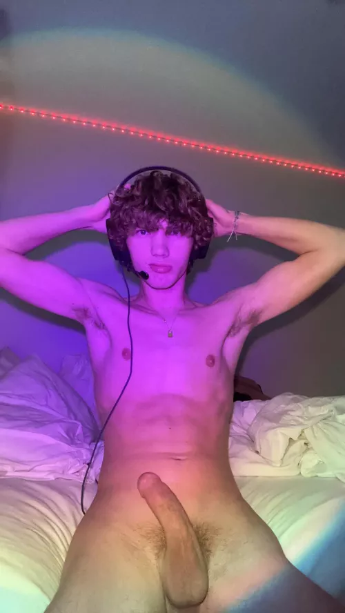 (18) got distracted while playing over watch 😈