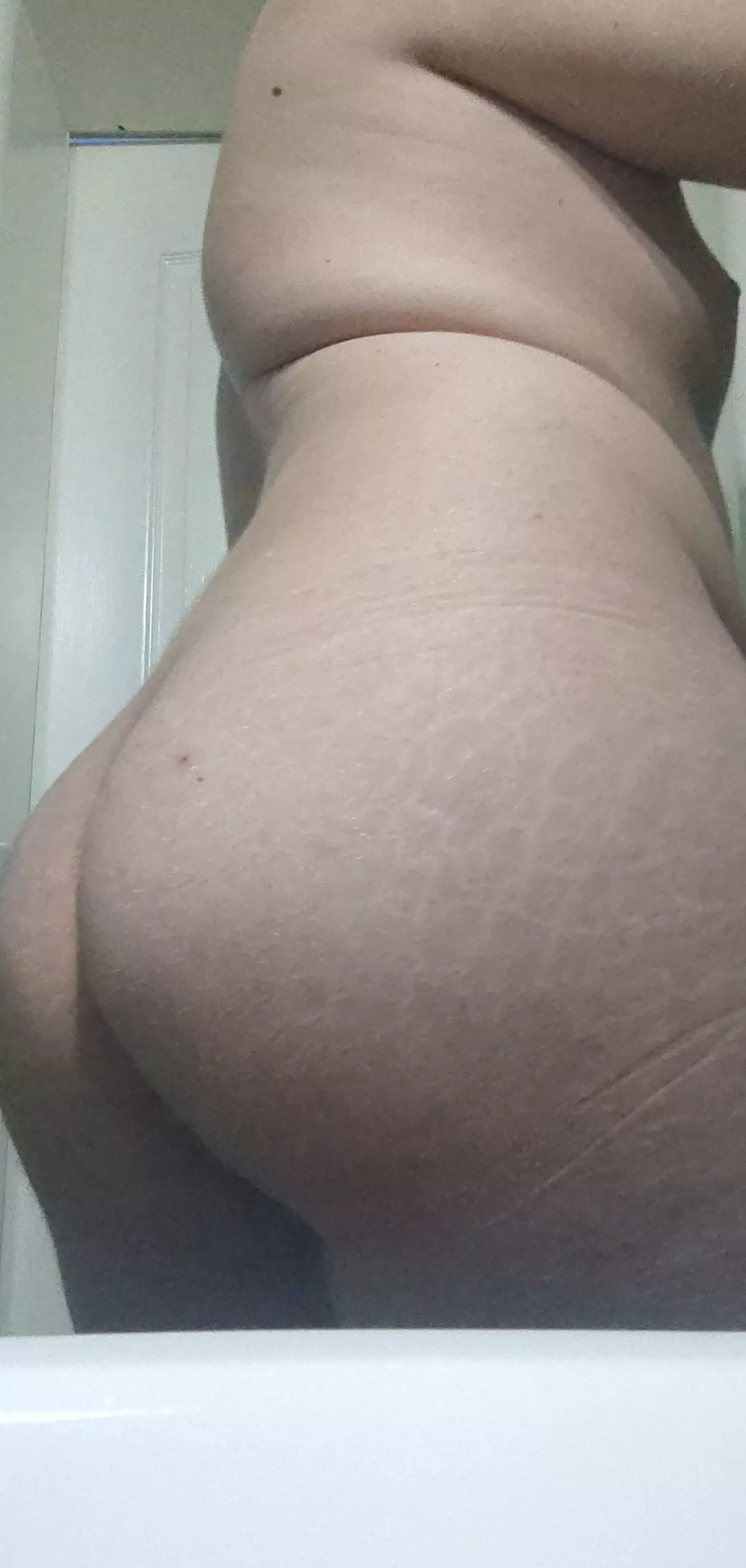 18, sissy_l2002 add me I want a bf