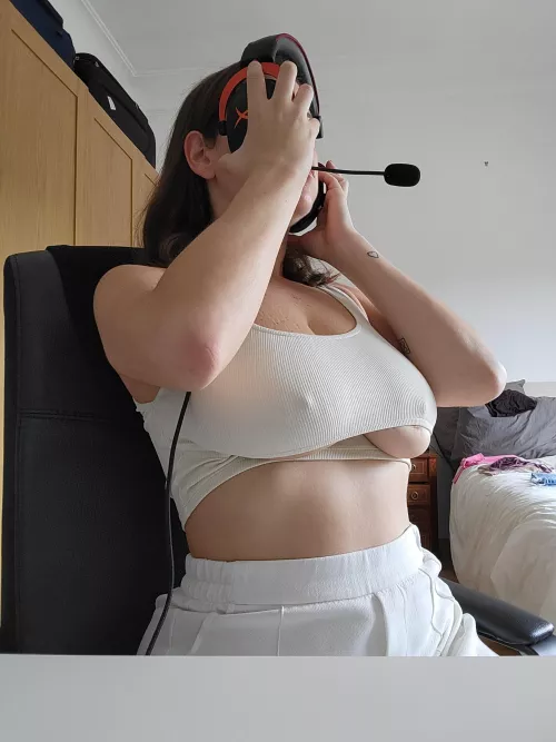 A lovely kiss to everyone working during Easter