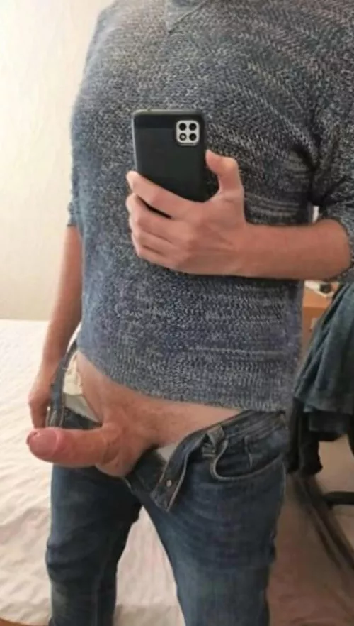 Anyone a fan of girthy guys?