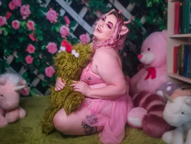 Cat girl infiltrating your dreams