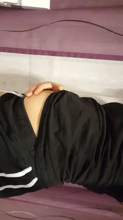 come closer I want a boyfriend I urgently need