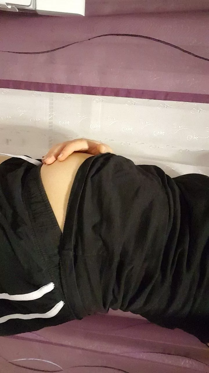 come closer I want a boyfriend I urgently need