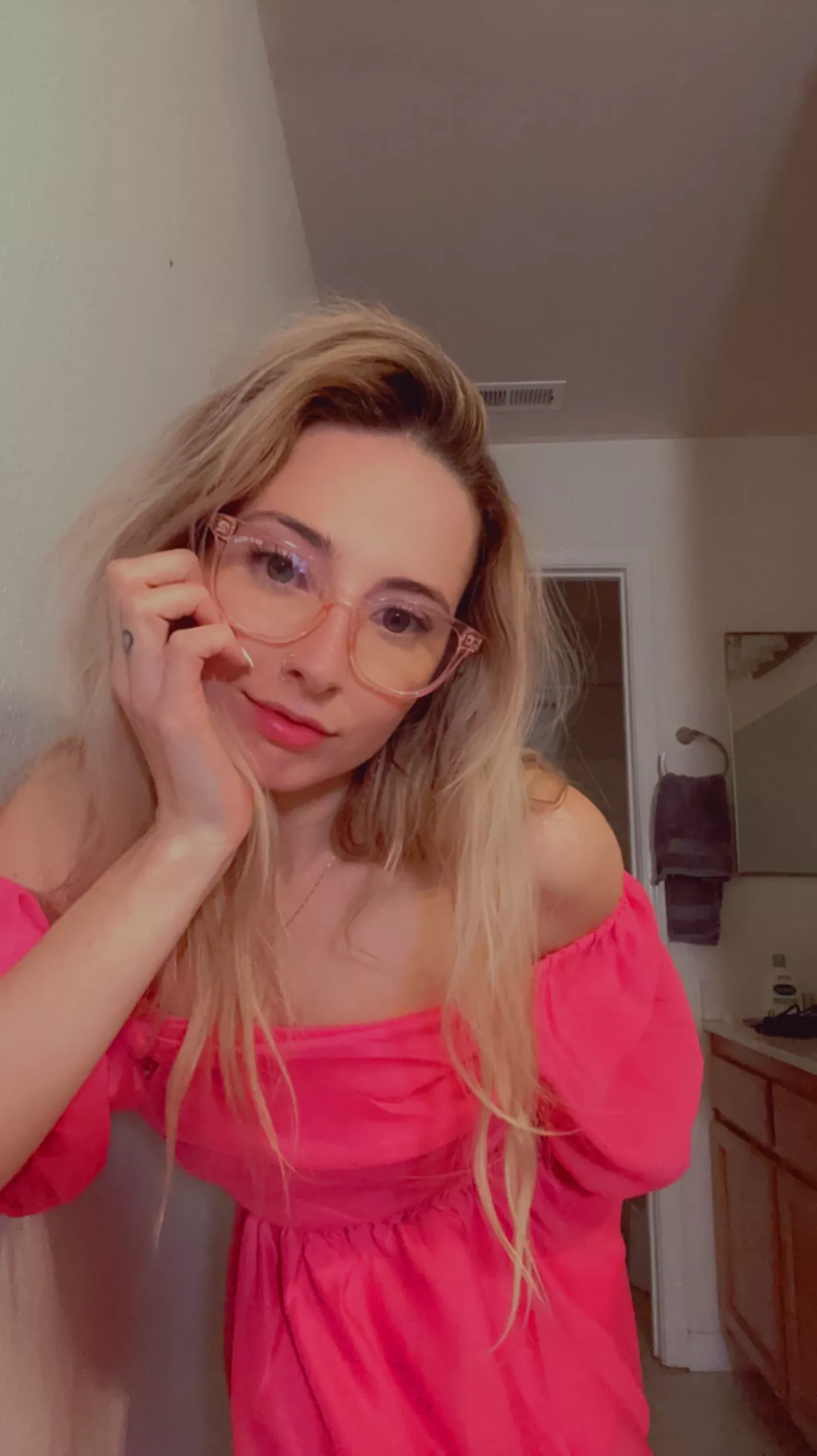 Felt pretty in this 🤓👗