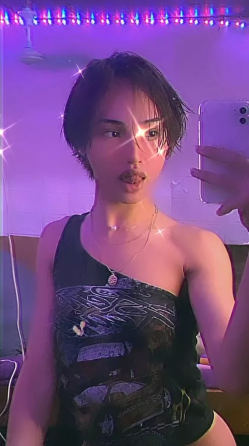 Fresh out of the shower. Join me next time maybe? 😉