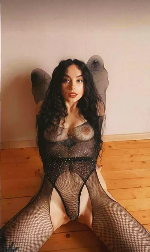 I want to explore all your naughty sides, baby...😏 Are you down for that? 🔥 Link in the comments