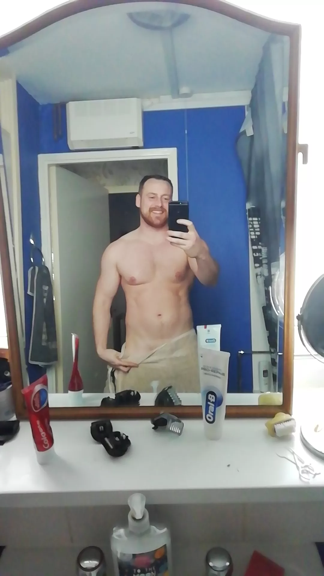 Just another mirror selfie (m)