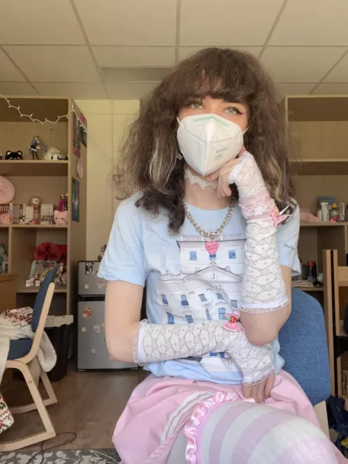 Melanie Martinez released a new album so I’m wearing some of her merch 🚌✏️