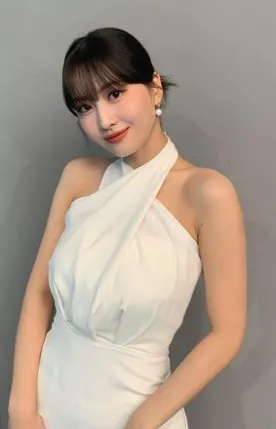Momo have a date with you so she dress for it. Where are you going to take her and what's the plan?