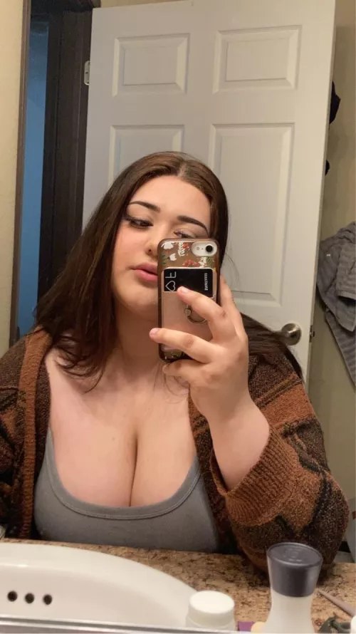 My man has the privilege of always getting pics like this 🩵