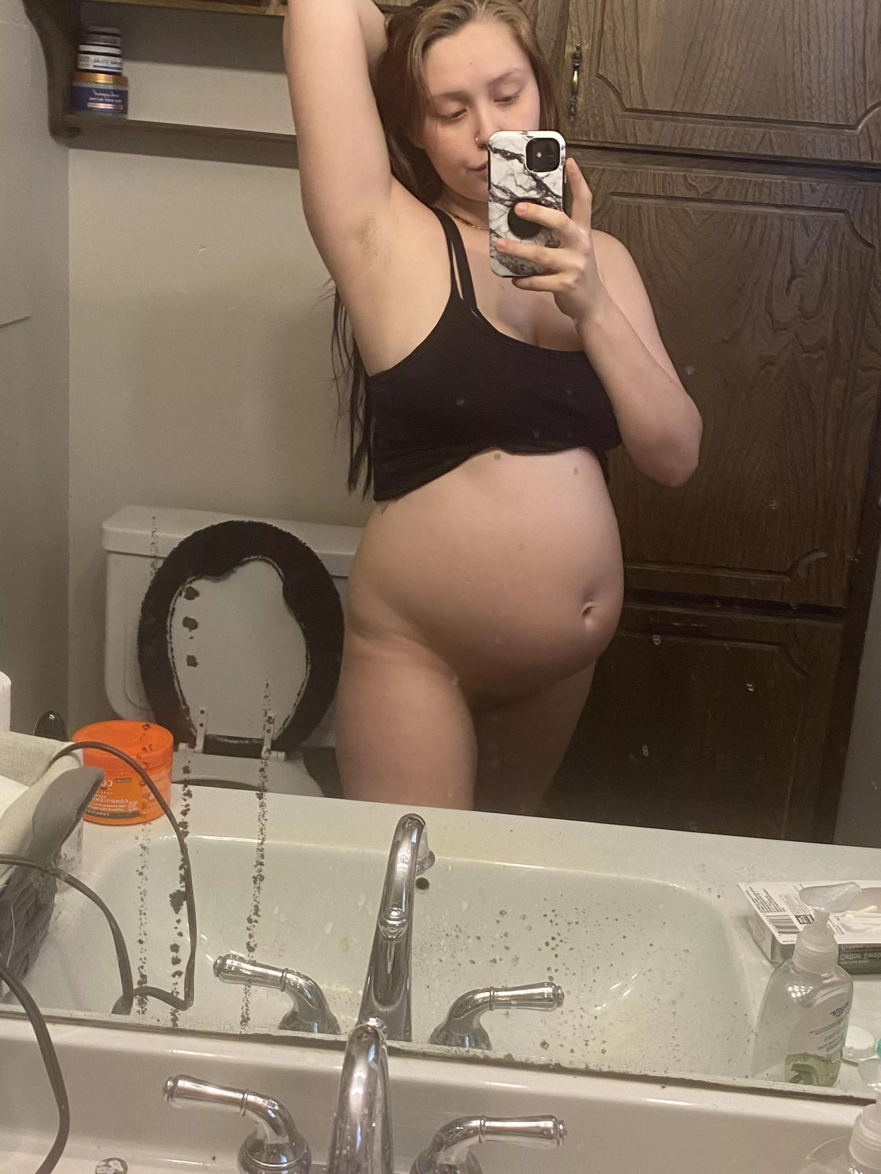 My round pregnant body