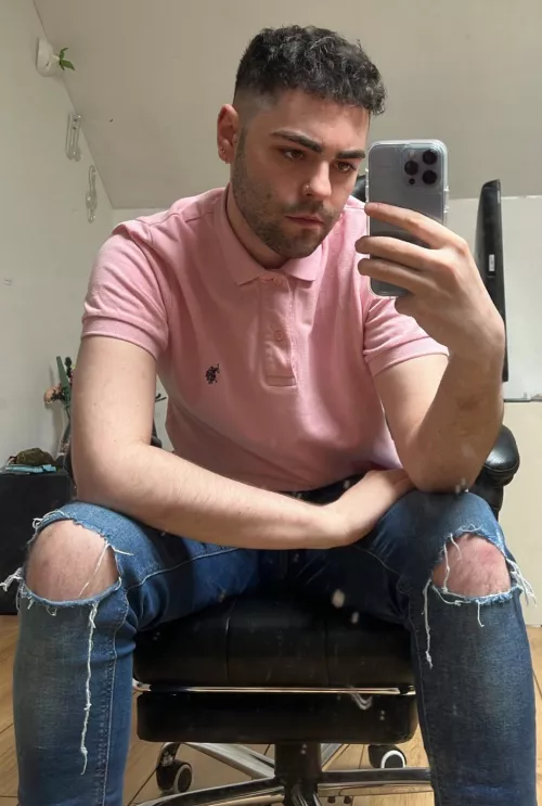 No gay, gaming OR gaymer friends where I live. 🥲