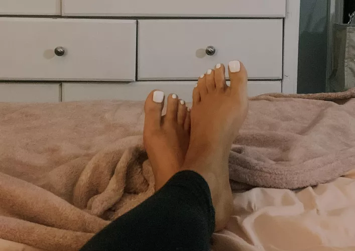 pretty girl with pretty feet:) [oc] opened to dms ❤️