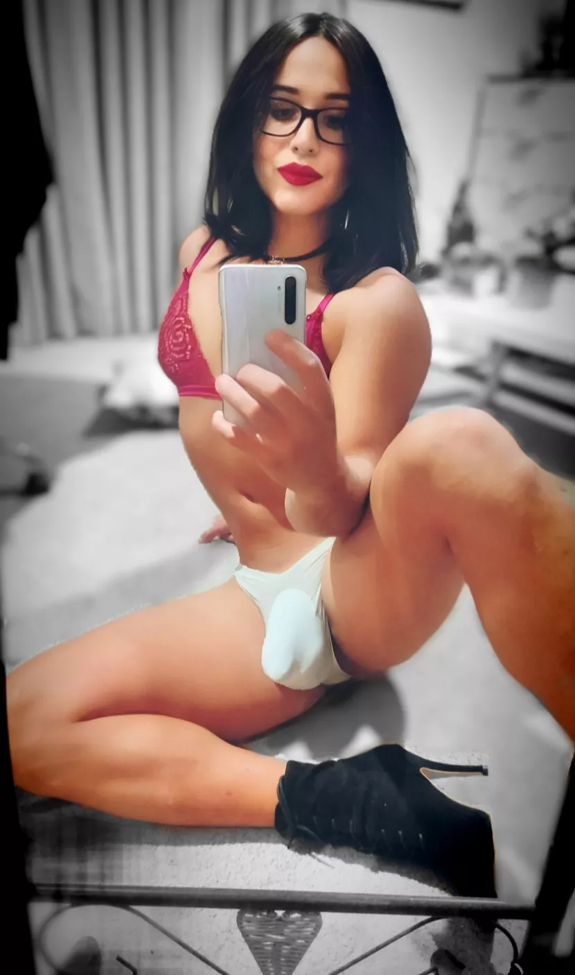 React if youd fuck me!!!