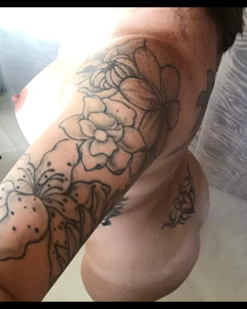 Since you guys are so sweet, I'll keep posting... shower time