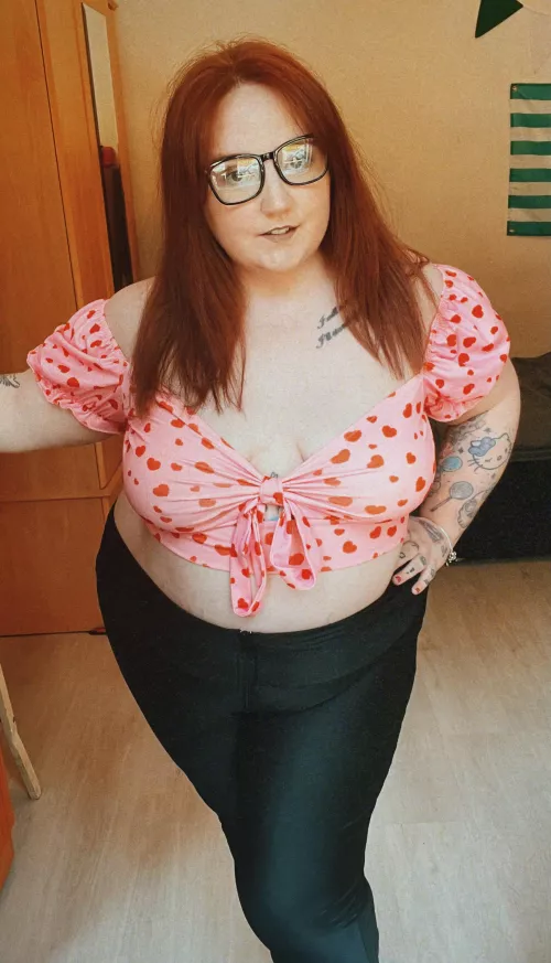 Tatted, chubby redhead 👩🏻‍🦰