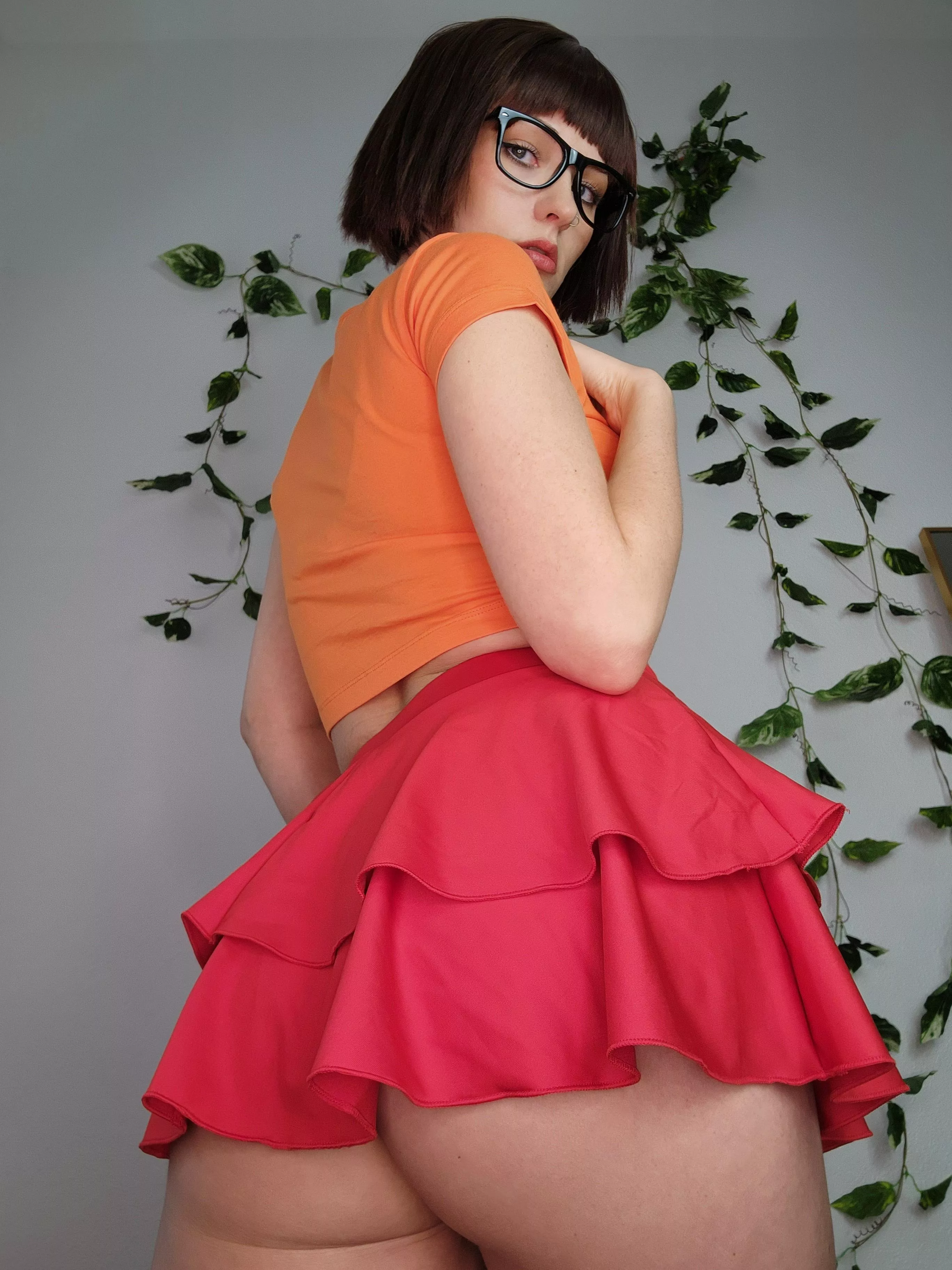 Velmas offering you a scooby snack- brennadaniellex