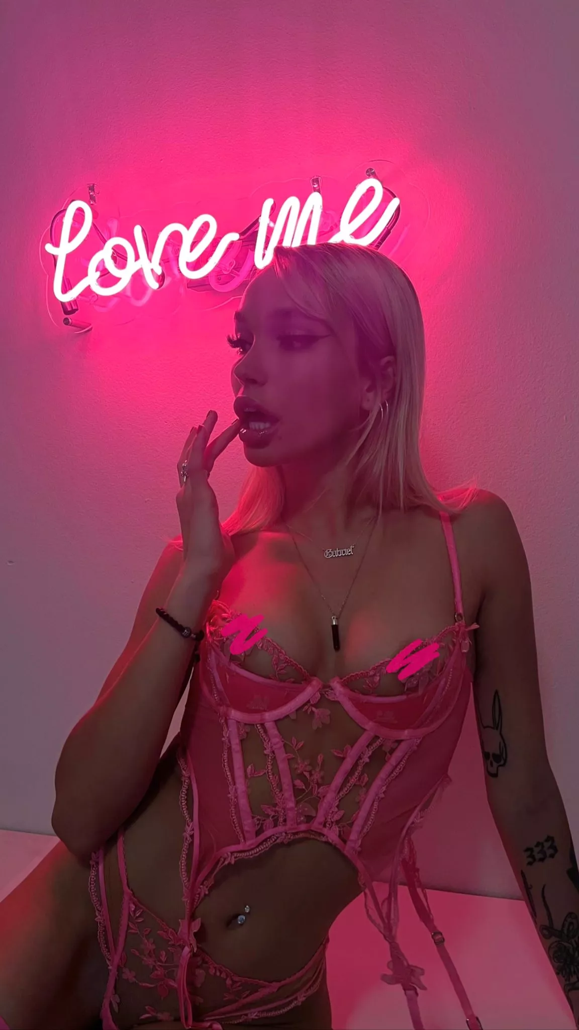 Who wants to fuck this small ass?