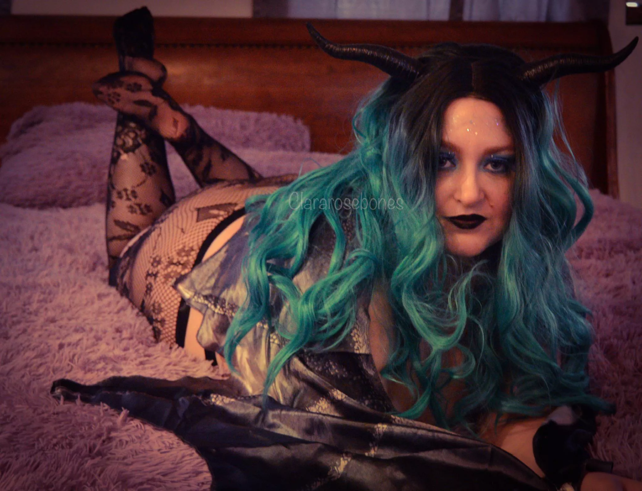 You like dragons 🐉🖤✨