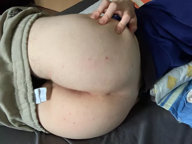 18 yr old bottom for macho daddy hmu for snap