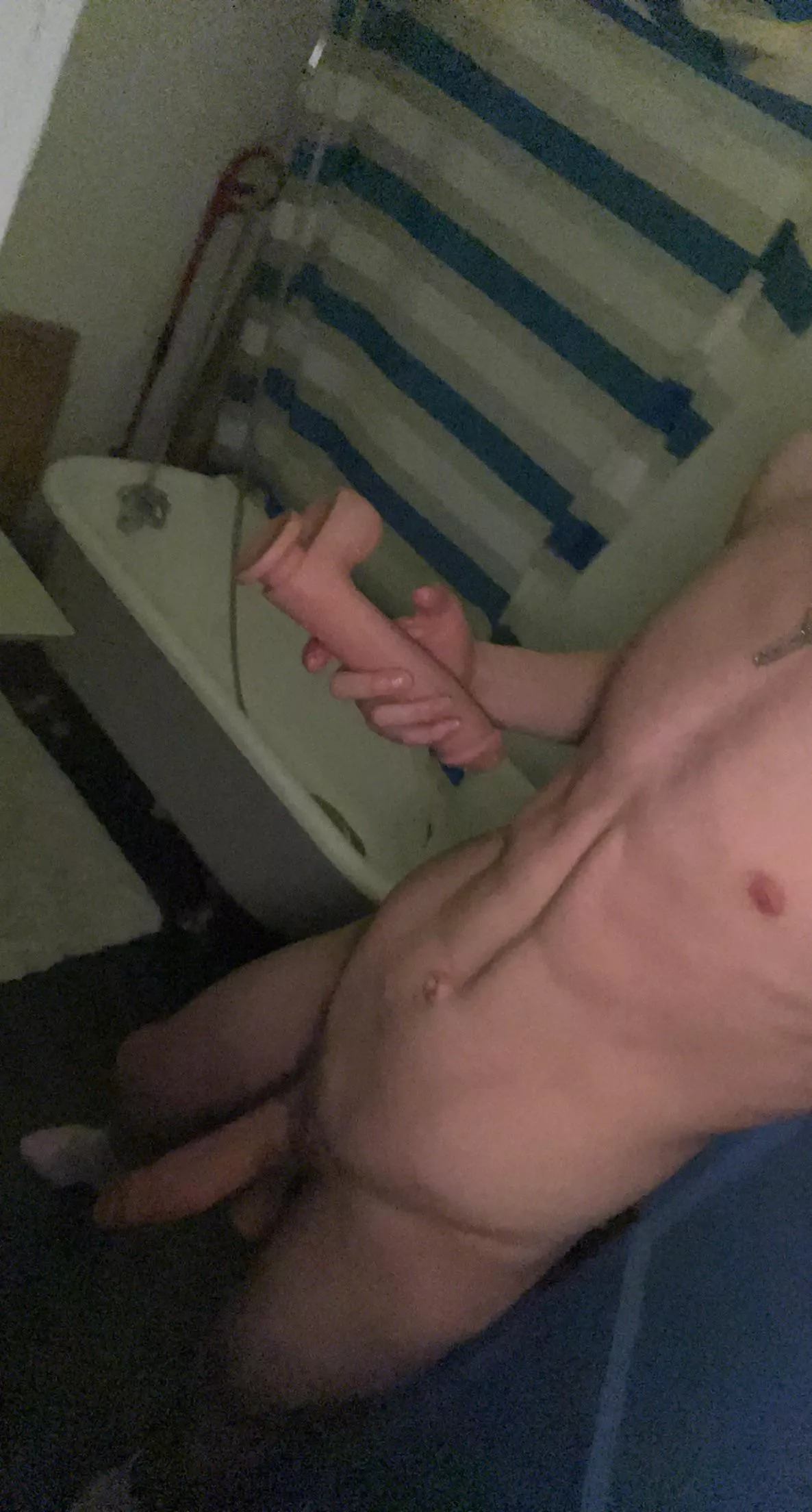 21 canada kinky asf looking for bate bros or someone who wants to watch me fuck my ass. pls be hot and somewhat near my age kinky+ face+++ jake238473