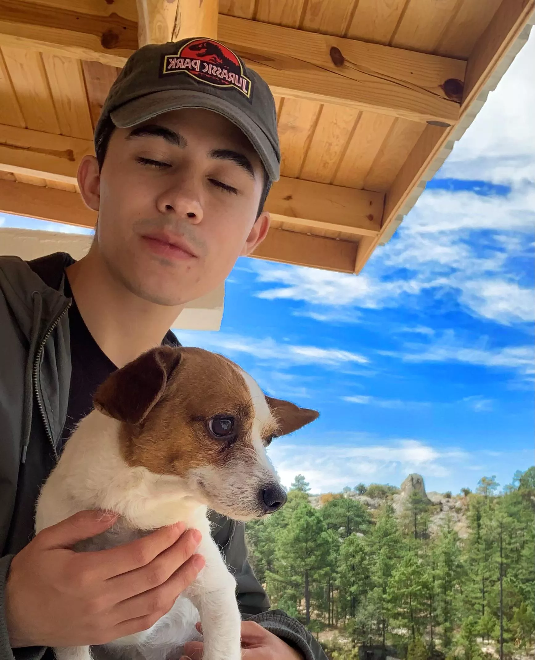 22 bored guy here. Anyone down to chat?