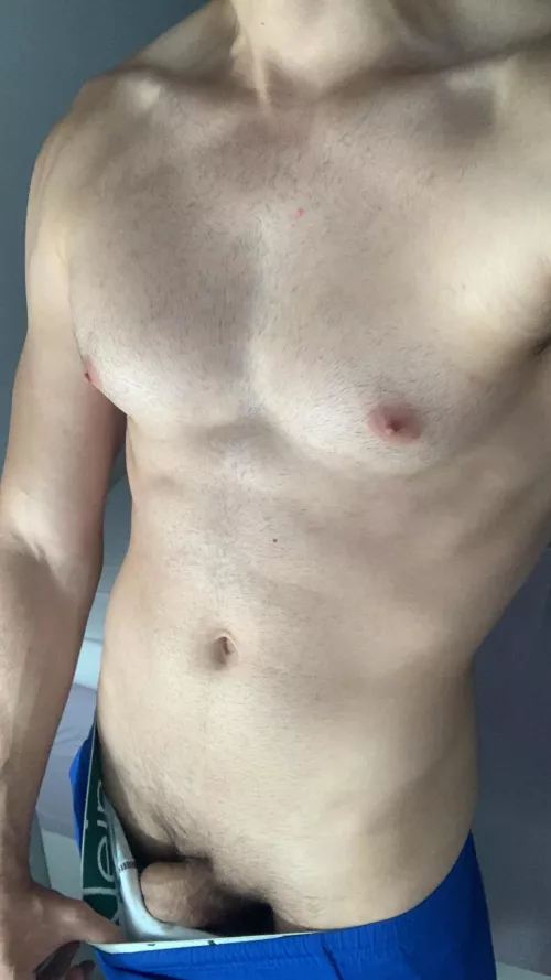 26m horny after bed. Any bros down to compare and bust? Add gbnd11