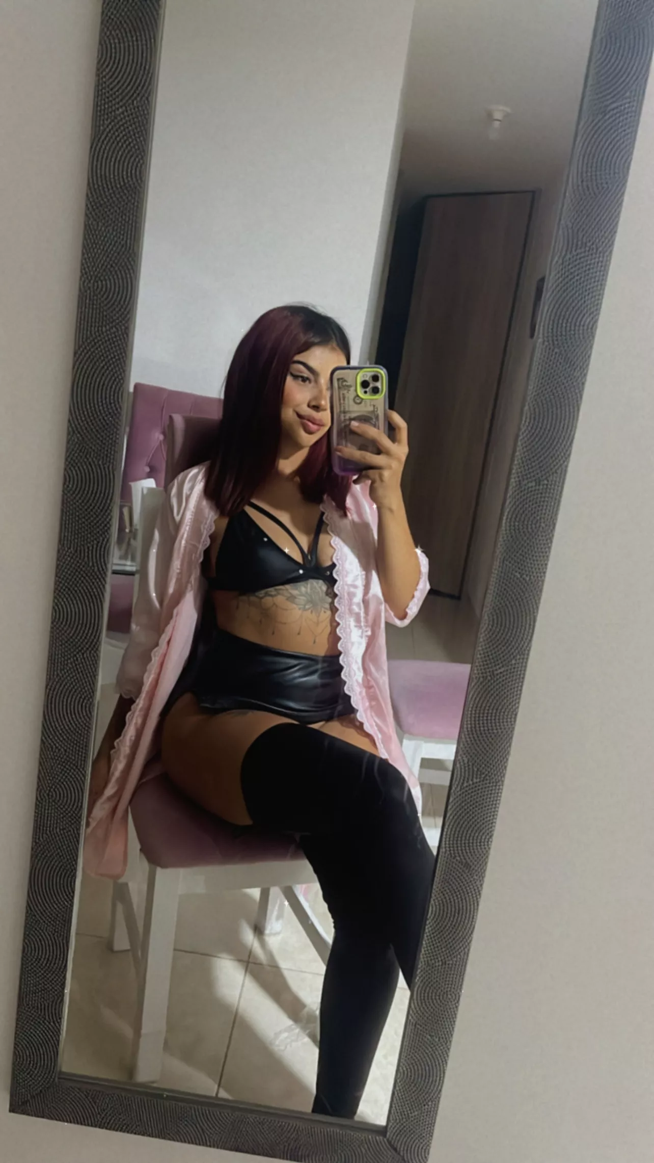 About to go out, rate my outfit 😊