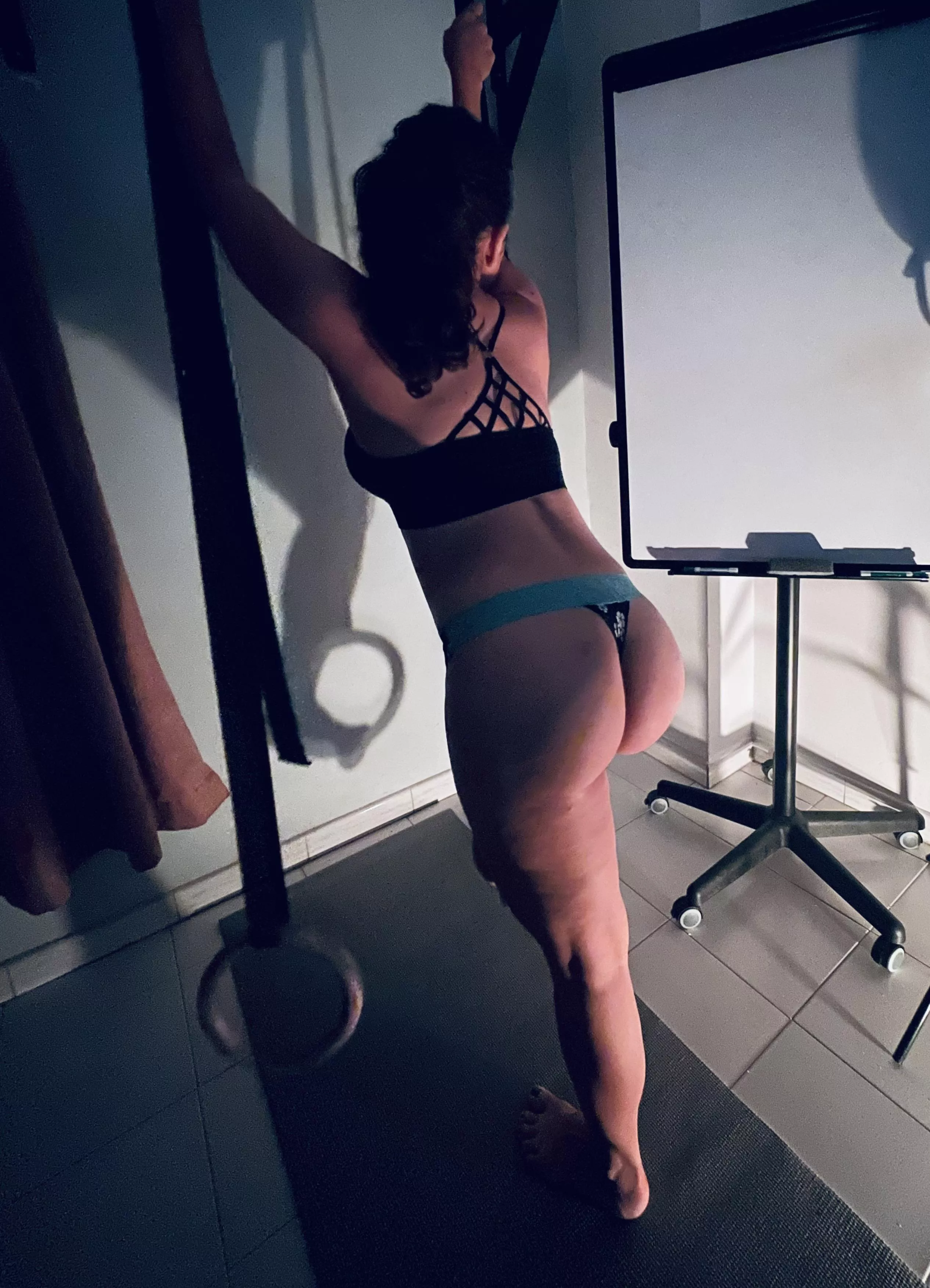 Are you into milf Latina curves? ❤️