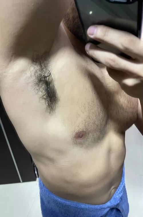 Armpit hairs have never been so long