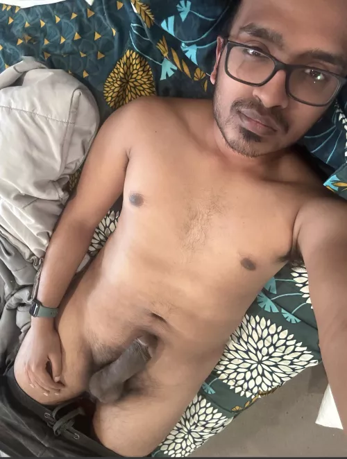 Been edging all day. Home all alone, horny af. DMs open.