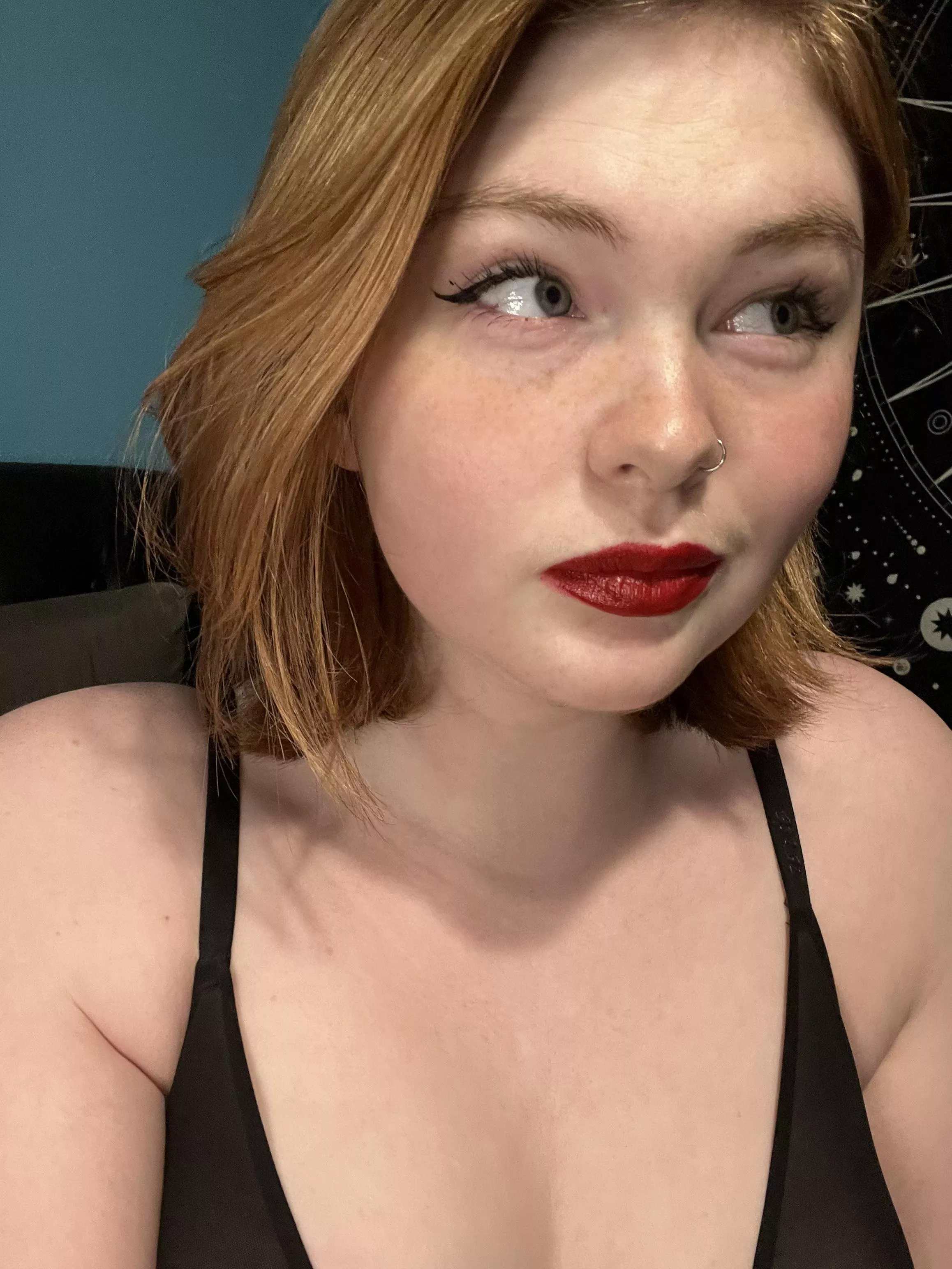 Can I be your favorite tonight? 🖤