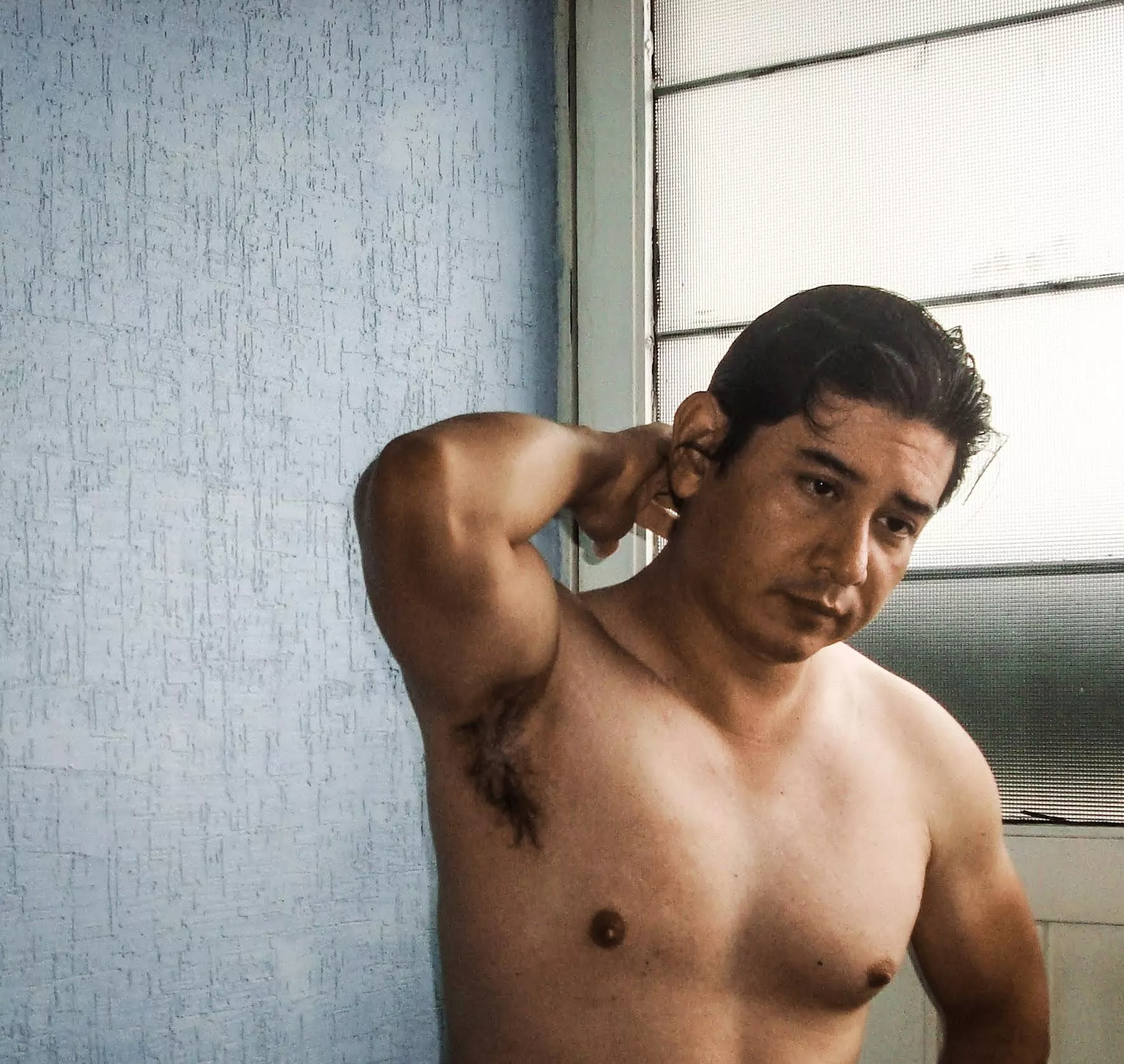 Do I shave my armpit or do I leave it? Hairy my armpit