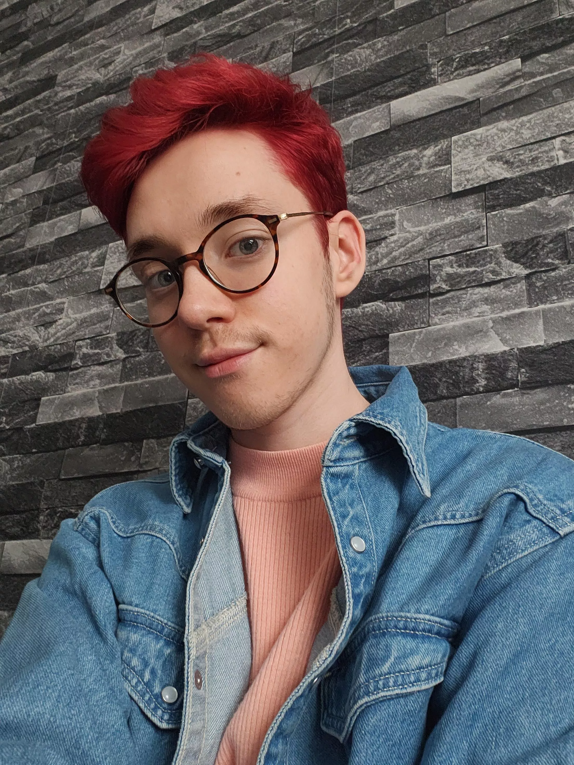 Do you think the colour suits me? 🍒