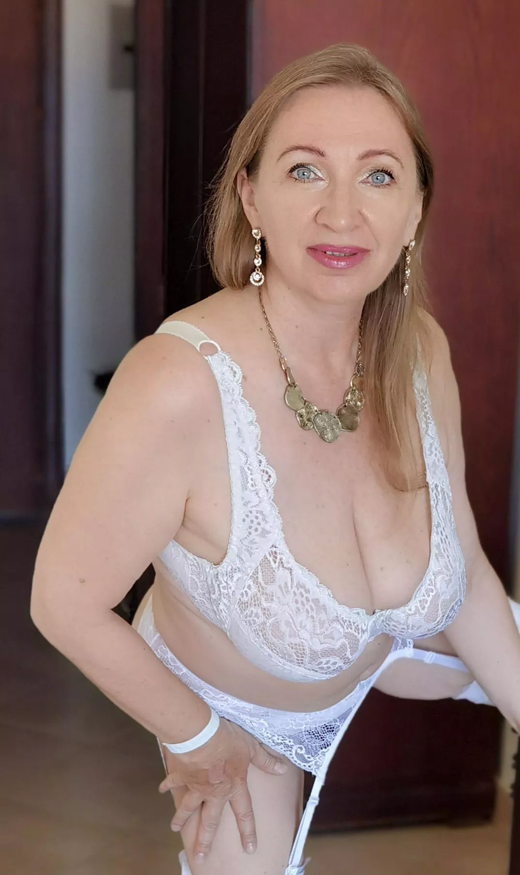 F57 with bra size 36F natural