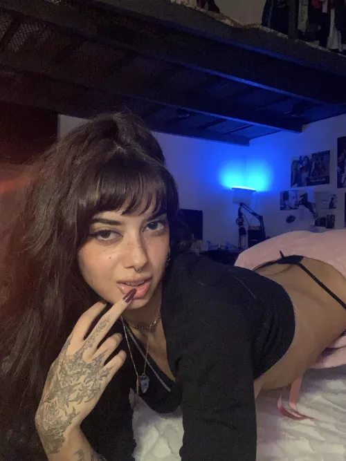 feeling myself in my pjs 🤭