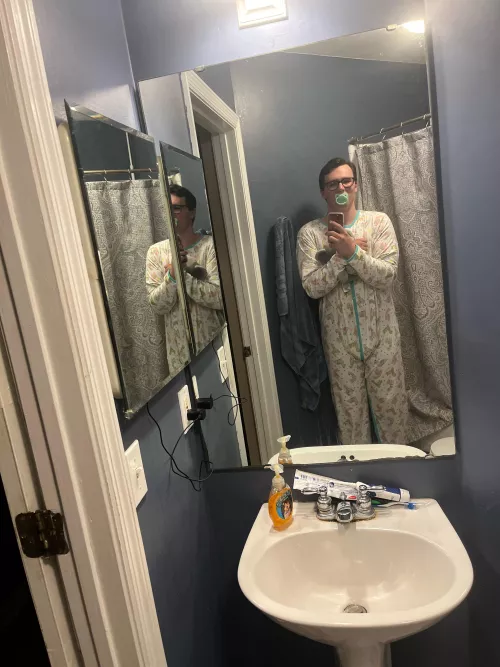 Feeling smol and cute…