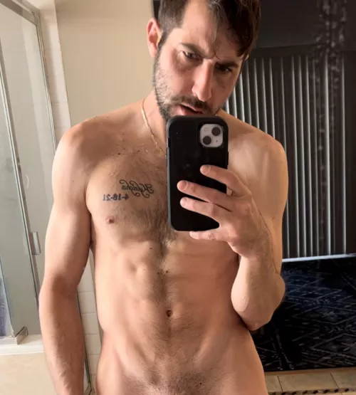 Get on your knees 😈 and open your mouth 👄